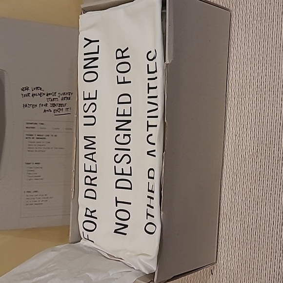 New in box Golden Goose Sneakers - Picture 2 of 3